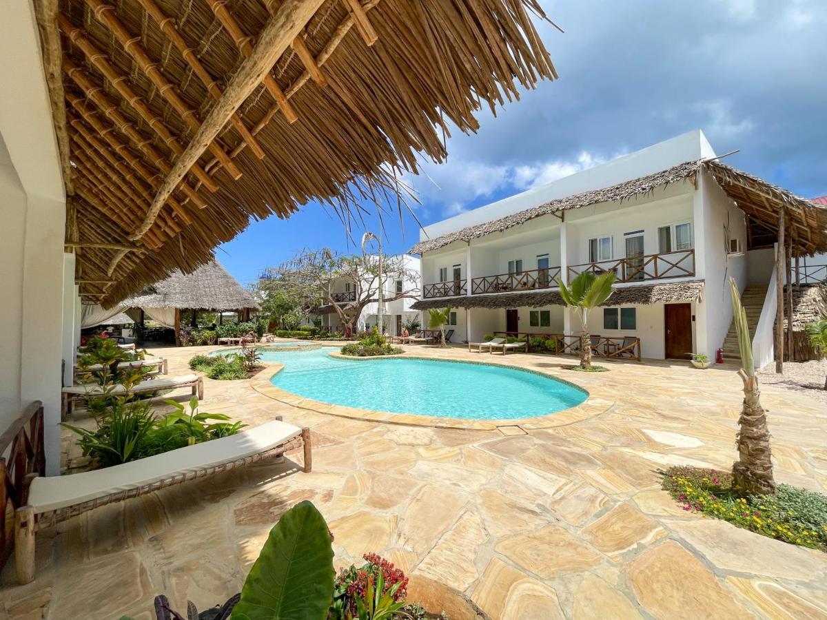Kibanda And Club Lodge *